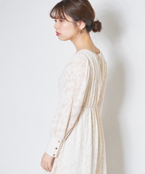 natural couture（ナチュラルクチュール）の「シアージャガード胸くしゅレディワンピース（ワンピース・レディース・アイボリー/ブラック/ピンク・FREE）」の4枚目の写真