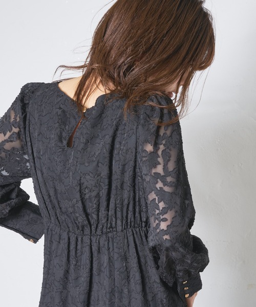 natural couture（ナチュラルクチュール）の「シアージャガード胸くしゅレディワンピース（ワンピース・レディース・アイボリー/ブラック/ピンク・FREE）」の10枚目の写真