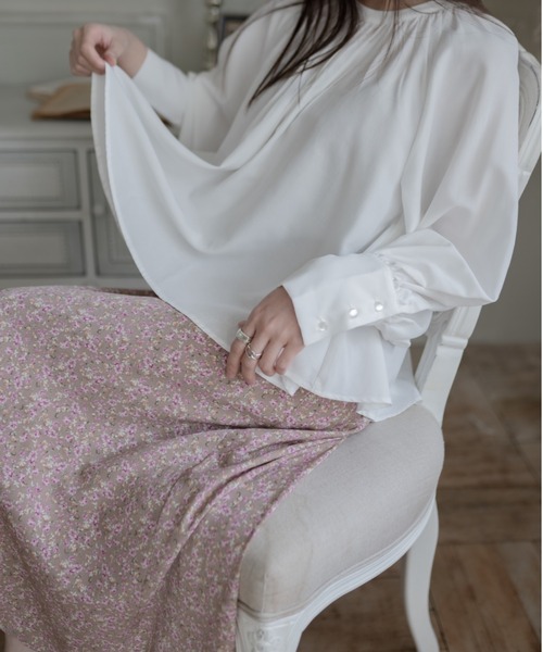 kicuri（キクリ）の「【低身長向けSサイズ】小花柄フレアスカート（スカート・レディース・ライトベージュ・SMALL/X-SMALL）」の2枚目の写真