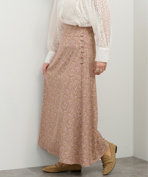 kicuri（キクリ）の「【低身長向けSサイズ】小花柄フレアスカート（スカート・レディース・ライトベージュ・SMALL/X-SMALL）」の4枚目の写真