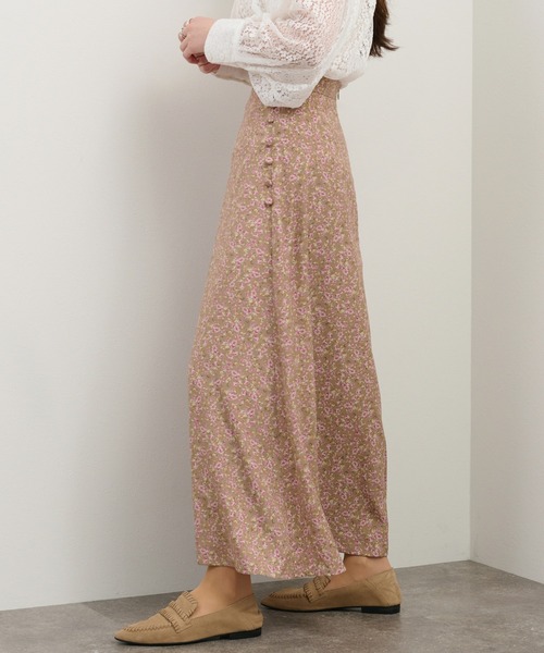 kicuri（キクリ）の「【低身長向けSサイズ】小花柄フレアスカート（スカート・レディース・ライトベージュ・SMALL/X-SMALL）」の3枚目の写真