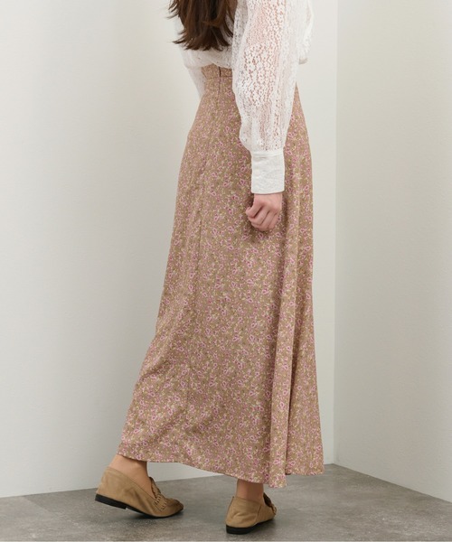 kicuri（キクリ）の「【低身長向けSサイズ】小花柄フレアスカート（スカート・レディース・ライトベージュ・SMALL/X-SMALL）」の5枚目の写真