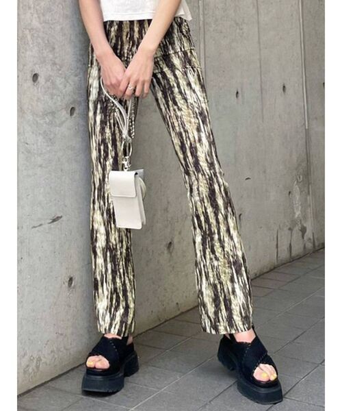 EMODA（エモダ）の「ウェーブテクスチャーハイウエストパンツ（その他パンツ・レディース・ブラック/その他/その他1・SMALL/MEDIUM）」の4枚目の写真