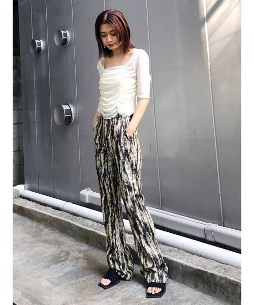 EMODA（エモダ）の「ウェーブテクスチャーハイウエストパンツ（その他パンツ・レディース・ブラック/その他/その他1・SMALL/MEDIUM）」の10枚目の写真