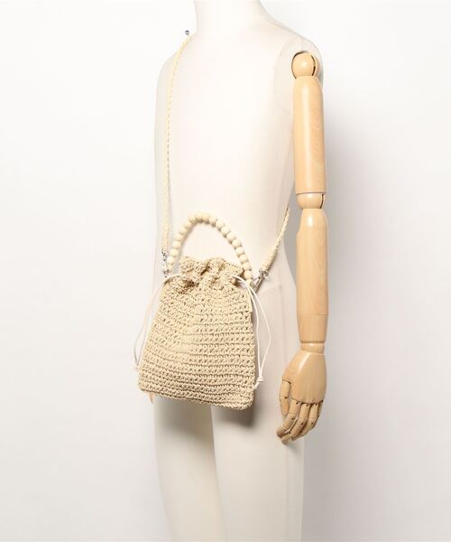 KOBE LETTUCE(コウベレタス)の「ウッドハンドル巾着ショルダーバッグ(ショルダーバッグ・レディース・グリーン/グレイッシュベージュ/ピンク/ライトベージュ・FREE)」の5枚目の写真