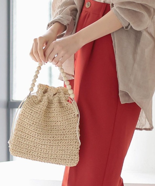 KOBE LETTUCE(コウベレタス)の「ウッドハンドル巾着ショルダーバッグ(ショルダーバッグ・レディース・グリーン/グレイッシュベージュ/ピンク/ライトベージュ・FREE)」の2枚目の写真