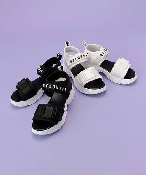 OFF-WHITE スポーツサンダル カラフル ロゴ フラット 靴 by LOVEiT(バイラビット)の「ロゴスポーツサンダル(サンダル