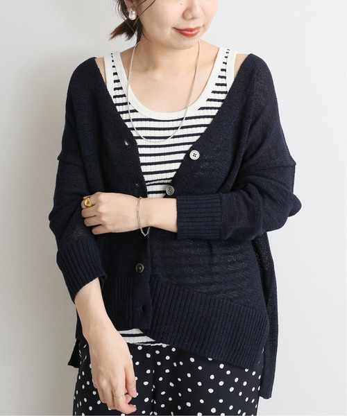 IENA(イエナ)の「麻混テープヤーン Vネックカーディガン◆(ニット/セーター・レディース・ホワイト/ベージュ/ネイビー・FREE)」の3枚目の写真