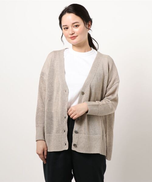 IENA(イエナ)の「麻混テープヤーン Vネックカーディガン◆(ニット/セーター・レディース・ホワイト/ベージュ/ネイビー・FREE)」の14枚目の写真