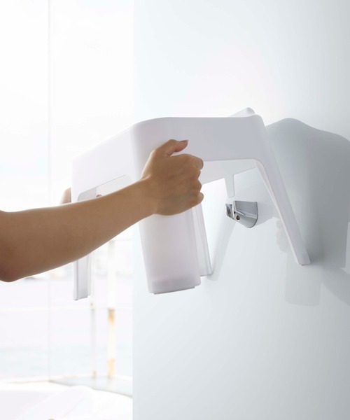 tower（タワー）の「tower（タワー）引っ掛け風呂椅子（バス/トイレグッズ・レディース・ホワイト/ブラック・ONE SIZE）」の5枚目の写真