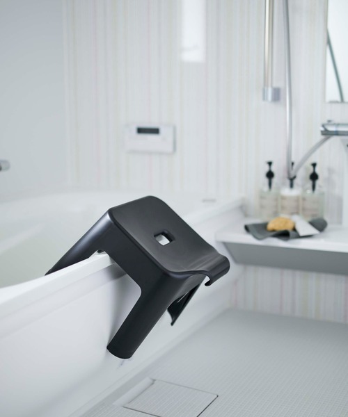 tower（タワー）の「tower（タワー）引っ掛け風呂椅子（バス/トイレグッズ・レディース・ホワイト/ブラック・ONE SIZE）」の4枚目の写真