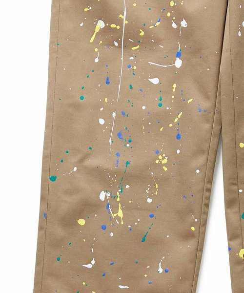 UNIVERSAL OVERALL（ユニバーサルオーバーオール）の「【UNIVERSAL OVERALL 別注】HAND PAINT WIDE TROUSERS（チノパンツ・メンズ・ベージュ/カーキ・S/L/M/XL）」の17枚目の写真