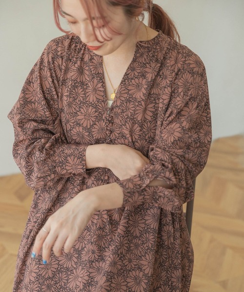 ITEMS URBANRESEARCH（アイテムズ アーバンリサーチ）の「花柄ラグランワンピース（ワンピース・レディース・ブラック系その他/ブラウン系その他/ベージュ系その他/グリーン系その他・SMALL/FREE）」の22枚目の写真