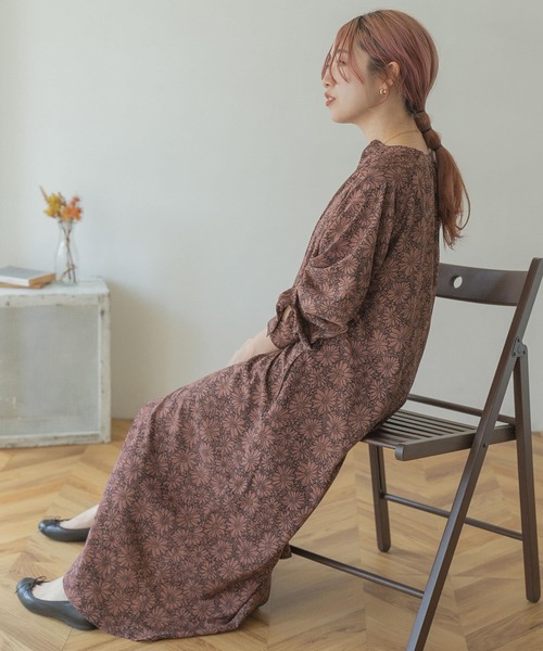ITEMS URBANRESEARCH（アイテムズ アーバンリサーチ）の「花柄ラグランワンピース（ワンピース・レディース・ブラック系その他/ブラウン系その他/ベージュ系その他/グリーン系その他・SMALL/FREE）」の16枚目の写真