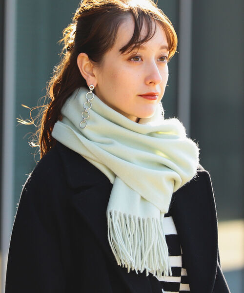 Ray BEAMS（レイビームス）の「Ray BEAMS / カシミヤ ストール（ストール/ショール・レディース・ブラック/オフホワイト/ミント/レッド系その他・ONE SIZE）」の4枚目の写真