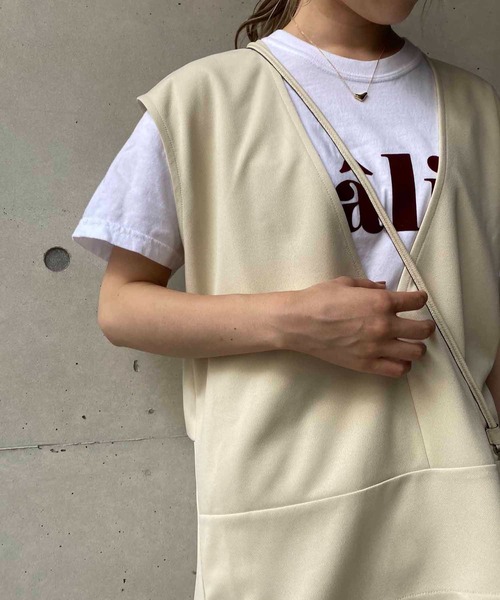 CAPRICIEUX LE'MAGE（カプリシューレマージュ）の「深Vネックベスト（ベスト・レディース・ブラック/アイボリー・FREE）」の14枚目の写真