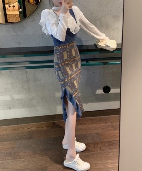 KOR(ケーオーアール)の「ヴィンテージ風スカートワンピ(サロペット/オーバーオール・レディース・パープル・S/M/L)」の2枚目の写真