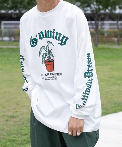 kutir（クティール）の「袖プリントロゴロンT（Tシャツ/カットソー・メンズ・オフホワイト/レッド/ブラック・MEDIUM/LARGE）」の2枚目の写真