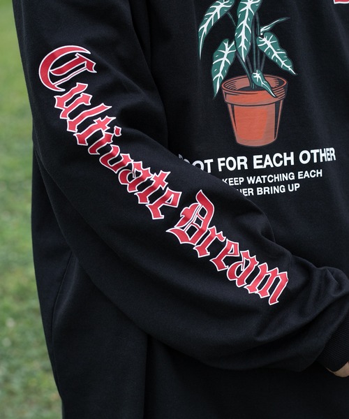 kutir（クティール）の「袖プリントロゴロンT（Tシャツ/カットソー・メンズ・オフホワイト/レッド/ブラック・MEDIUM/LARGE）」の7枚目の写真