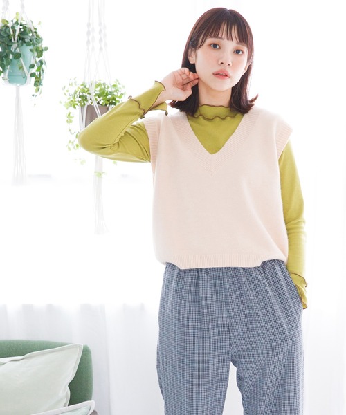 mikke（ミッケ）の「【吸水発熱素材】メロー配色ハイネックプルオーバー（Tシャツ/カットソー・レディース・オフホワイト/ネイビー/ブルー/グリーン・FREE）」の7枚目の写真