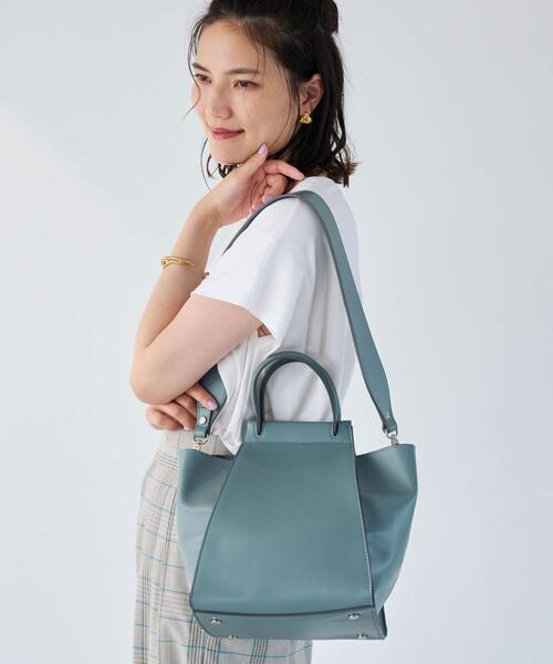 green label relaxing（グリーンレーベルリラクシング）の「トラペーズ MID 2WAY バッグ（ショルダーバッグ・レディース・ブラウン/オフホワイト/ブラック/ライトブルー/モカ・FREE）」の5枚目の写真