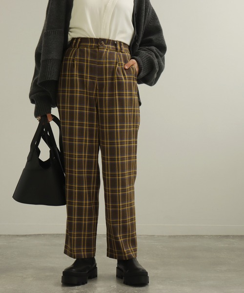 AULI（アウリィ）の「【低身長向けサイズ】チェックセミワイドパンツ（スラックス・レディース・イエロー/オレンジ/グリーン・S/XS/XXS）」の3枚目の写真