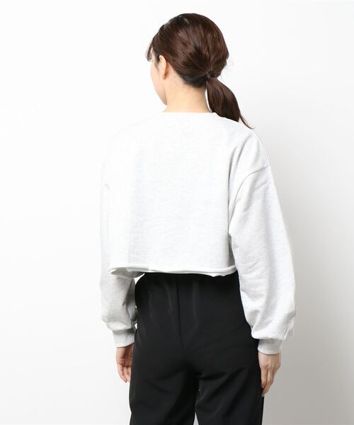 nemne store(ネンネストア)の「刺繍入りキリッパショート裏毛スウェット(スウェット・レディース・ピンク/ブルー/オートミール・フリー)」の5枚目の写真