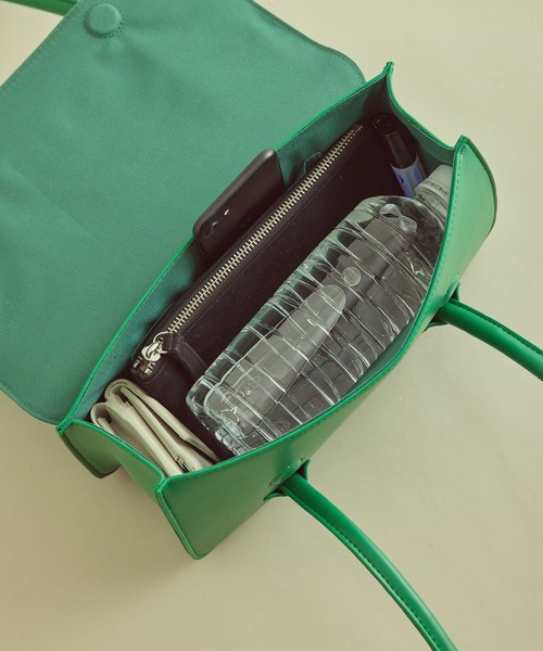 VIS（ビス）の「リサイクルフェイクレザーロングハンドルバッグ【sustainable】（ハンドバッグ・レディース・ブラック/キナリ/グリーン・FREE）」の7枚目の写真