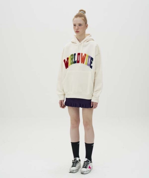 AMESWORLDWIDE（アメスワールドワイド）の「【AMESWORLDWIDE 】レインボーWORLDWIDEフーディ / RAINBOW WORLDWIDE HOODIE（パーカー・レディース・ブラック/グレー/アイボリー/ピンク・MEDIUM/LARGE）」の7枚目の写真