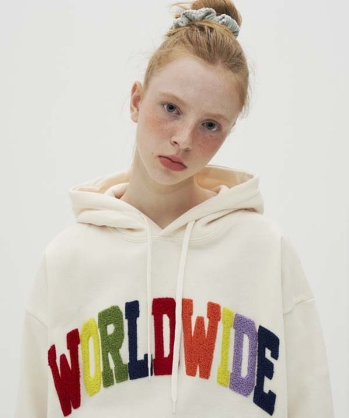 AMESWORLDWIDE（アメスワールドワイド）の「【AMESWORLDWIDE 】レインボーWORLDWIDEフーディ / RAINBOW WORLDWIDE HOODIE（パーカー・レディース・ブラック/グレー/アイボリー/ピンク・MEDIUM/LARGE）」の19枚目の写真