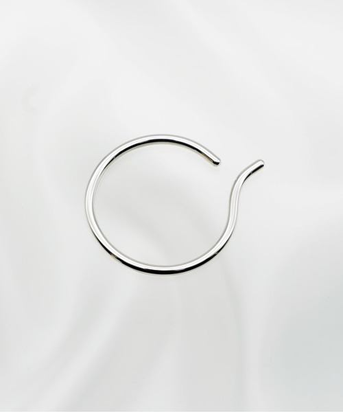 BYOKA（ビョーカ）の「【BYOKA / ビョーカ】BOLD HOOP EARCUFF / イヤーカフ（イヤーカフ・レディース・シルバー・FREE）」の4枚目の写真