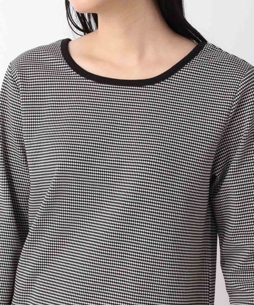 LOWRYS FARM（ローリーズファーム）の「パイピングタイトＬＳ　265269（Tシャツ/カットソー・レディース・ブラック/オフホワイト/カーキ/ブルー・FREE）」の15枚目の写真