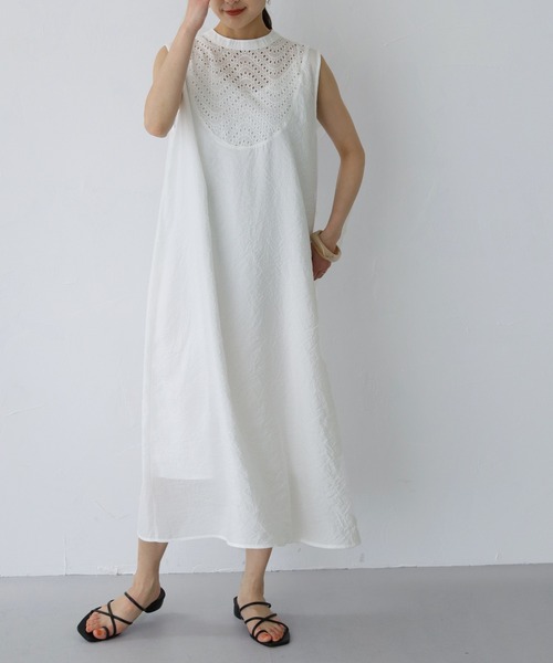 HER CLOSET（ハークローゼット）の「【shemoshelly】WEB限定 前後2wayカットレース切り替えノースリーブシャツワンピース ペチコート付き（ワンピース・レディース・ブラック/オフホワイト・M）」の3枚目の写真