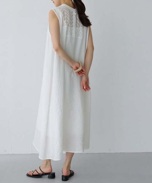 HER CLOSET（ハークローゼット）の「【shemoshelly】WEB限定 前後2wayカットレース切り替えノースリーブシャツワンピース ペチコート付き（ワンピース・レディース・ブラック/オフホワイト・M）」の8枚目の写真