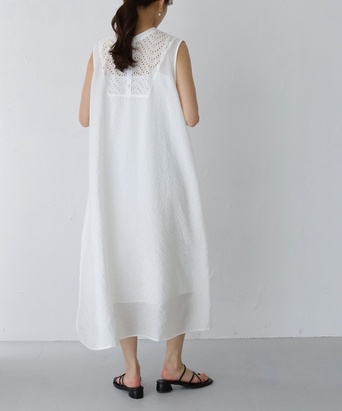 HER CLOSET（ハークローゼット）の「【shemoshelly】WEB限定 前後2wayカットレース切り替えノースリーブシャツワンピース ペチコート付き（ワンピース・レディース・ブラック/オフホワイト・M）」の12枚目の写真