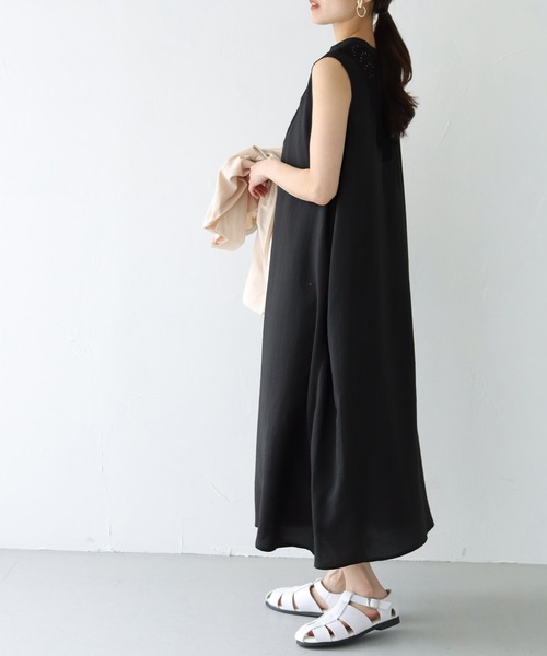 HER CLOSET（ハークローゼット）の「【shemoshelly】WEB限定 前後2wayカットレース切り替えノースリーブシャツワンピース ペチコート付き（ワンピース・レディース・ブラック/オフホワイト・M）」の17枚目の写真