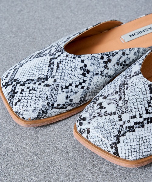 MAISON BREEZE（メゾンブリーズ）の「【MAISON BREEZE】スクエアトゥサンダル SCCH140（サンダル・レディース・グレー/グリーン/アイボリー/マルチ・35/37/39）」の9枚目の写真