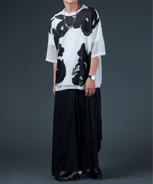 Ellno Loset（エルノロゼット）の「ニュアンスメッシュプルオーバー（ニット/セーター・メンズ・ブラック/オフホワイト・MEDIUM/LARGE）」の6枚目の写真