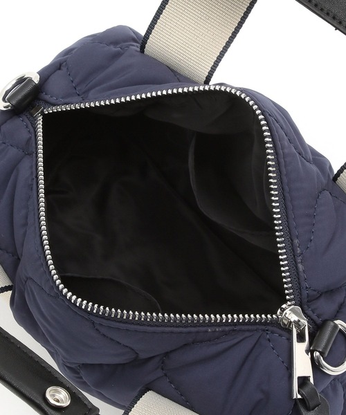 BAYFLOW(ベイフロー)の「ロゴテープキルティングドラム(ハンドバッグ・レディース・オレンジ/ブラック/ベージュ・FREE)」の21枚目の写真