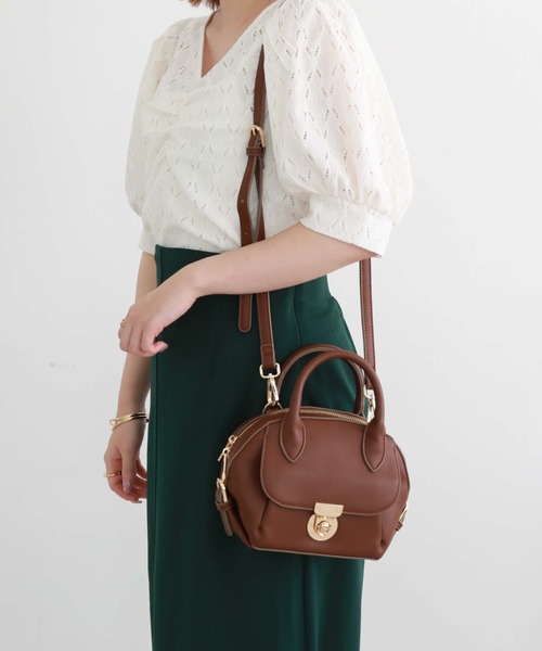 archives（アルシーヴ）の「金具ラウンドボストンバッグ（ボストンバッグ・レディース・ブラック/ブラウン/アイボリー・FREE）」の19枚目の写真