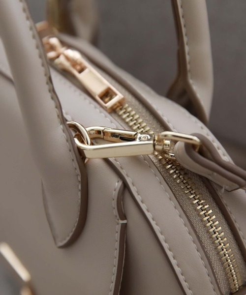 archives（アルシーヴ）の「金具ラウンドボストンバッグ（ボストンバッグ・レディース・ブラック/ブラウン/アイボリー・FREE）」の17枚目の写真