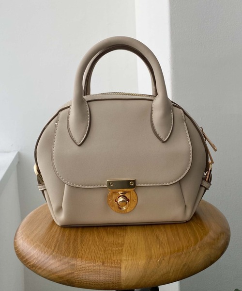 archives（アルシーヴ）の「金具ラウンドボストンバッグ（ボストンバッグ・レディース・ブラック/ブラウン/アイボリー・FREE）」の10枚目の写真