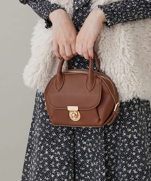 archives（アルシーヴ）の「金具ラウンドボストンバッグ（ボストンバッグ・レディース・ブラック/ブラウン/アイボリー・FREE）」の21枚目の写真