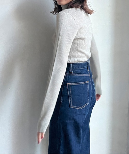 Chez toi(シェトワ)の「ウール混ラメタートルニット(ニット/セーター・レディース・アイボリー/ブラック/グレイッシュベージュ・FREE)」の11枚目の写真
