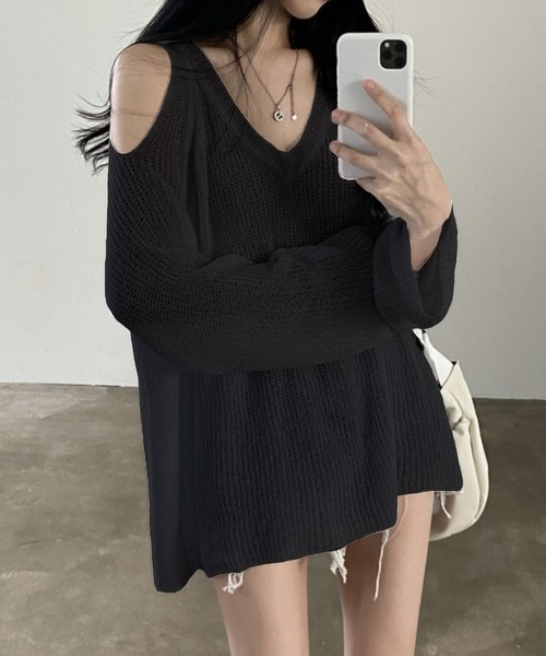 Jewelobe(ジュエローブ)の「カットアウトVネックシアーニット(ニット/セーター・レディース・ブラック/ベージュ/オフホワイト・FREE)」の12枚目の写真