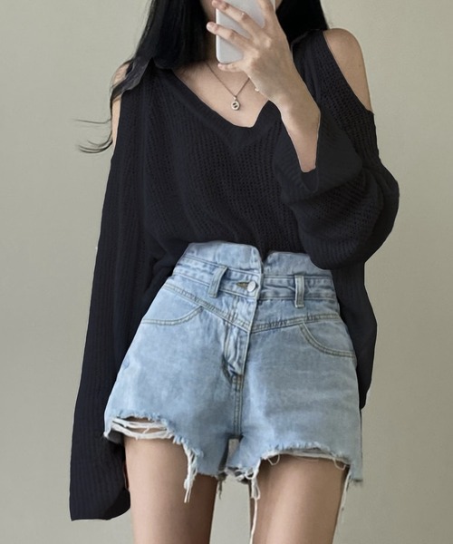 Jewelobe(ジュエローブ)の「カットアウトVネックシアーニット(ニット/セーター・レディース・ブラック/ベージュ/オフホワイト・FREE)」の18枚目の写真