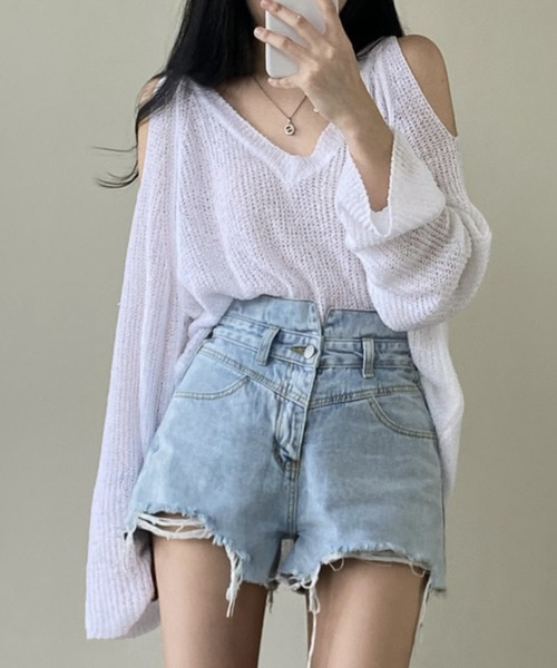 Jewelobe(ジュエローブ)の「カットアウトVネックシアーニット(ニット/セーター・レディース・ブラック/ベージュ/オフホワイト・FREE)」の13枚目の写真