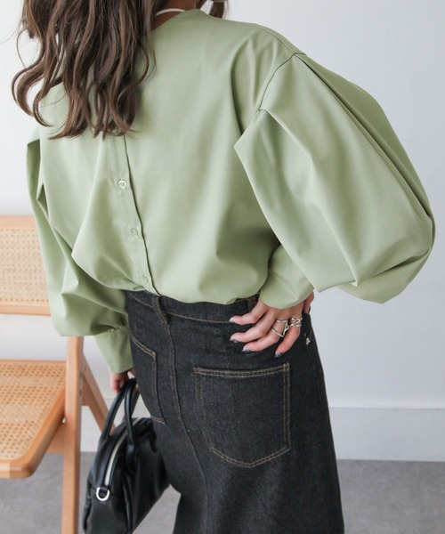 Chillfar（チルファー）の「前後2WAYボリューム袖ブラウス（シャツ/ブラウス・レディース・ホワイト/グレイッシュベージュ/カーキ系・FREE）」の3枚目の写真