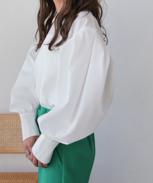 Chillfar（チルファー）の「前後2WAYボリューム袖ブラウス（シャツ/ブラウス・レディース・ホワイト/グレイッシュベージュ/カーキ系・FREE）」の6枚目の写真