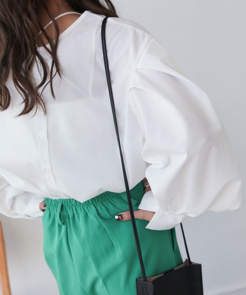 Chillfar（チルファー）の「前後2WAYボリューム袖ブラウス（シャツ/ブラウス・レディース・ホワイト/グレイッシュベージュ/カーキ系・FREE）」の11枚目の写真